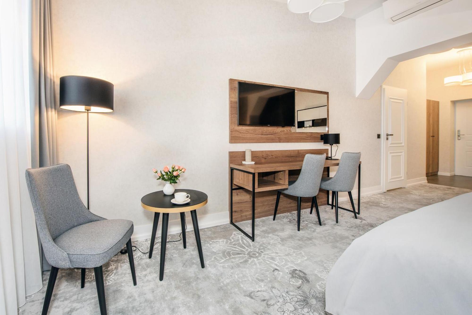 Vinfort Aparthotel クラクフ エクステリア 写真